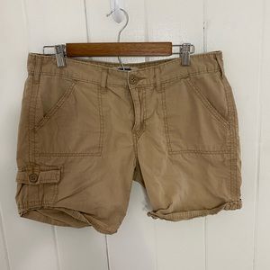 Signature Levi Strauss Tan Size 12 Shorts Featuring POCKETS!!‎